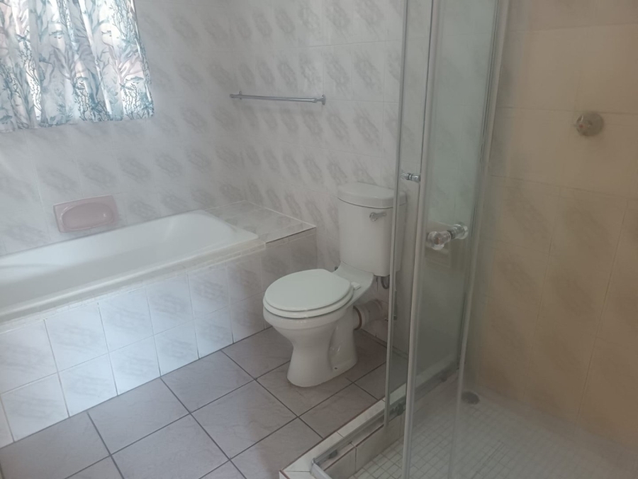 3 Bedroom Property for Sale in Rhodesdene Northern Cape